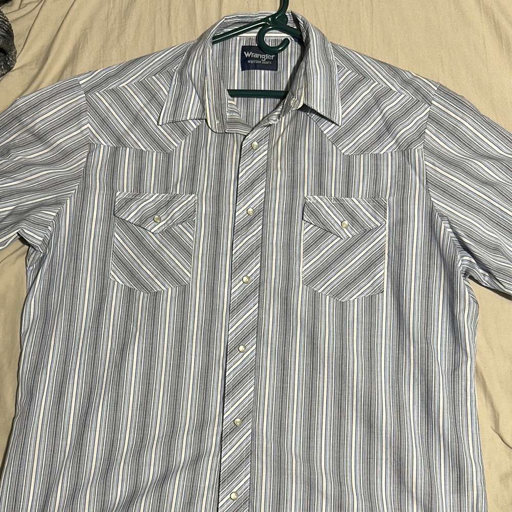 Wrangler Blue and White Casual Button Down Shirt